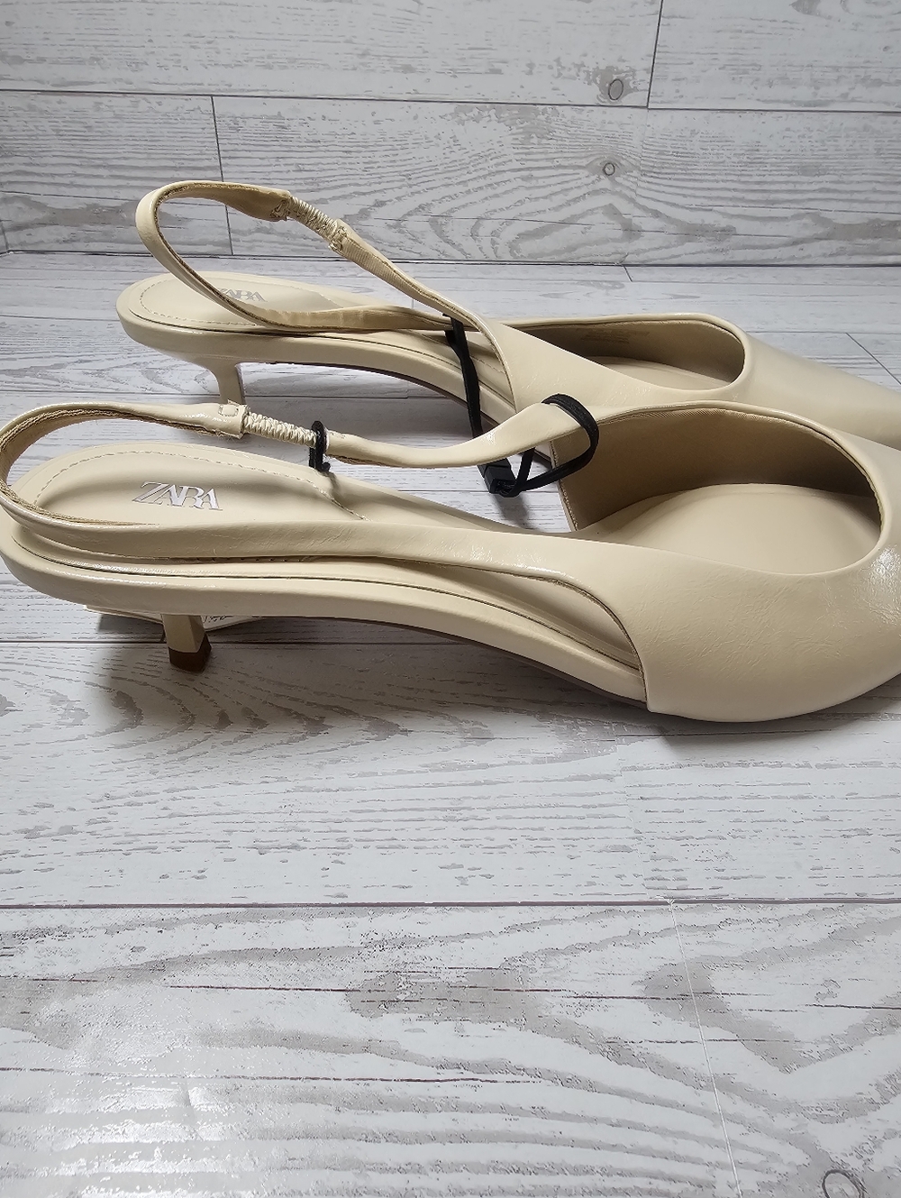 NEW Zara Beige Patent Slingback Kitten Heels Sz 7.5 - Picture 3 of 10